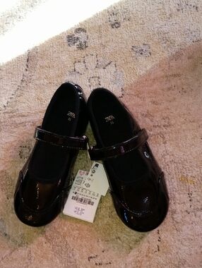 Zara Kids Black Patent Mary Jane Flats with Strap